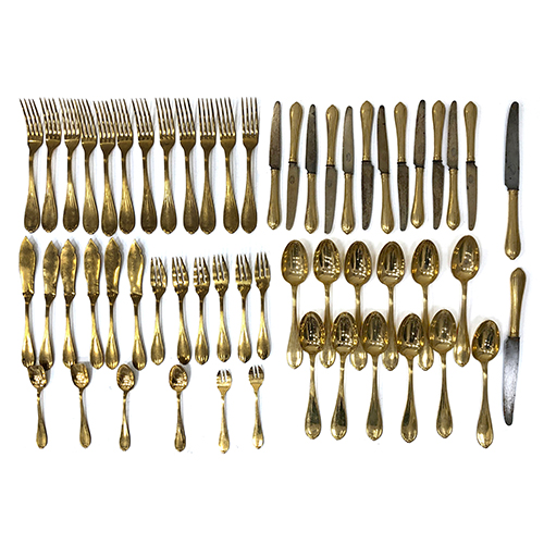 Sub.:37 - Lote: 1346 -  Cuberteria dorada D�Ercuis Orfevrerie de Paris 50 piezas