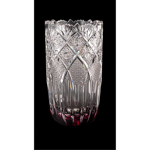 Sub.:38 - Lote: 180 -  Peque�o jarr�n en cristal tallado con la base tintada en rosa y el borde dentado.