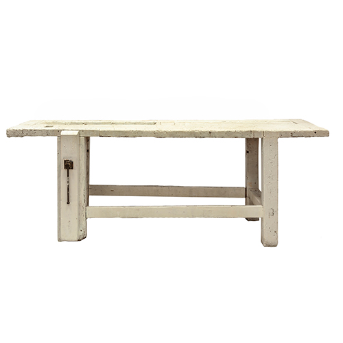 Sub.:38 - Lote: 1558 -  Banco de carpinter�a en madera patinada en blanco.