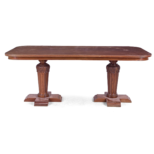 Sub.:38 - Lote: 1463 -  Mesa de comedor en madera patinada sobre doble fuste tallado con hojas de acanto