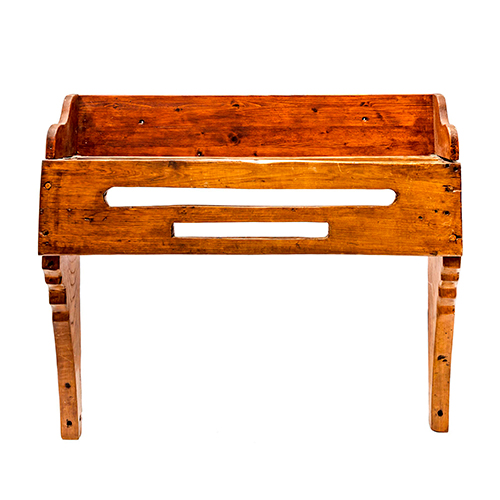 Sub.:38 - Lote: 197 -  Estante en madera de casta�o, para platos o bandejas.