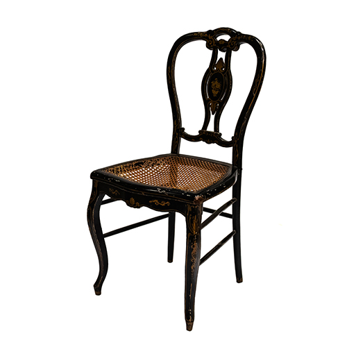 Sub.:38 - Lote: 1371 -  Silla Napole�n III ebonizada con decoraci�n dorados. Asiento de Rejilla roto