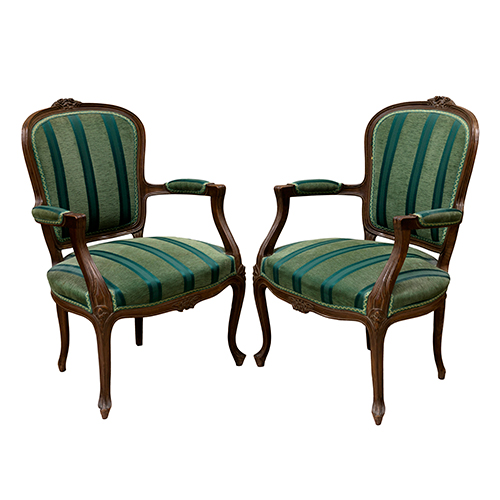 Sub.:38 - Lote: 327 -  Pareja de butacas estilo Luis XV