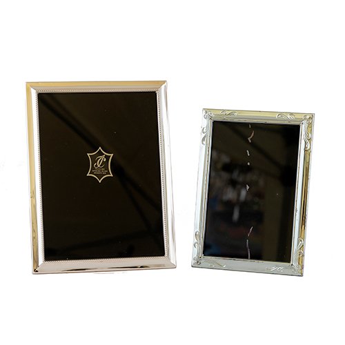 Sub.:38 - Lote: 287 -  Lote de dos portarretratos en plata