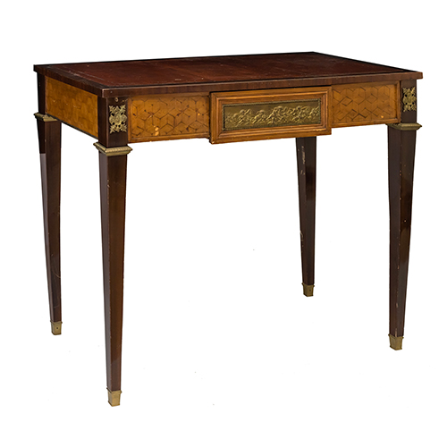 Sub.:38 - Lote: 299 -  Mesa auxiliar en marqueter�a estilo Luis XVI