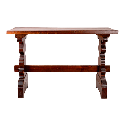 Sub.:38 - Lote: 1347 -  Mesa auxiliar de dos patas con chambrana de estilo g�tico.