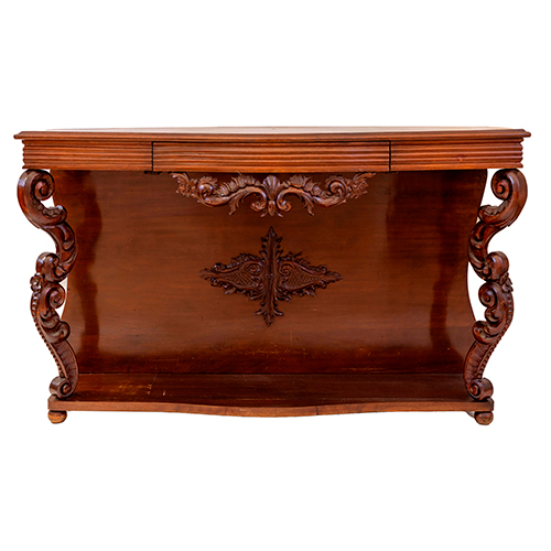 Sub.:38 - Lote: 1470 -  Consola aparador en madera patinada con caj�n y patas talladas.