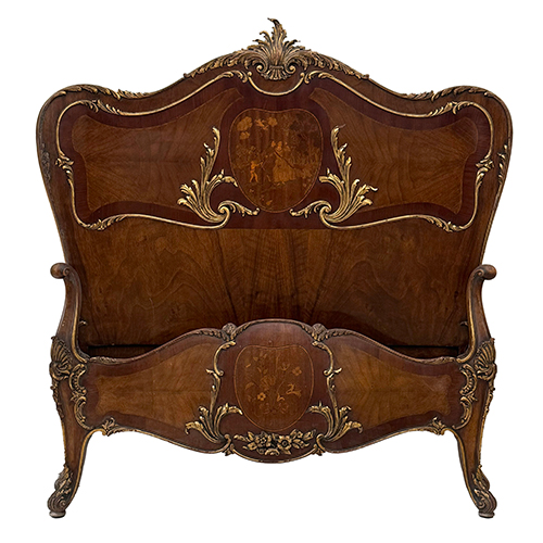 Sub.:38 - Lote: 1330 -  Pareja de camas en marqueter�a y madera dorada