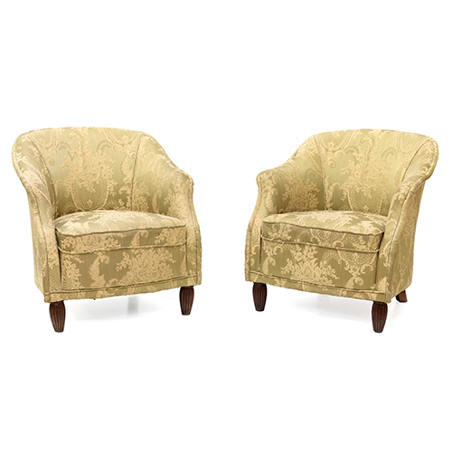 Sub.:38 - Lote: 1566 -  Pareja de descalzadoras tapizadas