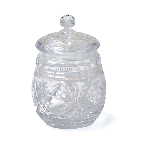 Sub.:38 - Lote: 260 -  Tarro en cristal tallado con tapa