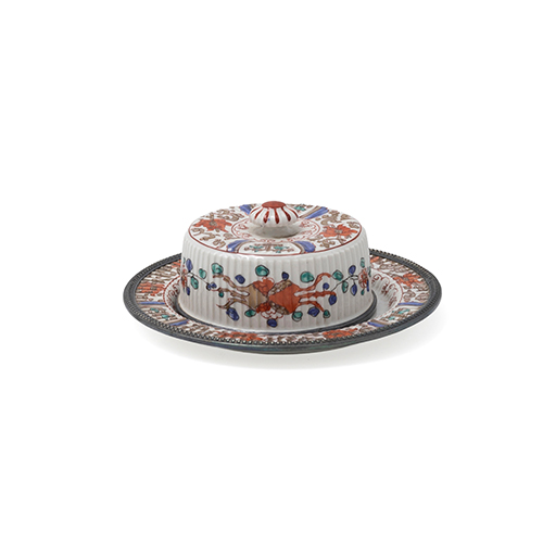 Sub.:38 - Lote: 183 -  Mantequillera en porcelana decorada tipo Imari