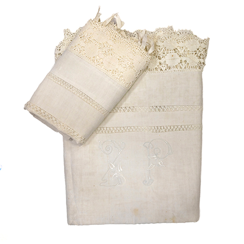 Sub.:38 - Lote: 295 -  S�bana bordada en hilo con dos almohadones
