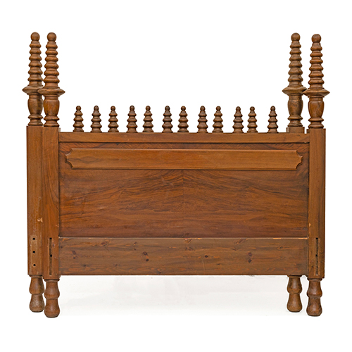 Sub.:38 - Lote: 220 -  Pareja de cabeceros torneados en nogal