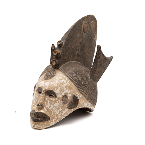 Sub.:38 - Lote: 216 -  Casco africano