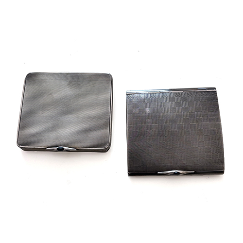 Sub.:38 - Lote: 1541A -  Dos pitilleras en plata punzonada.Peso 211 gr.