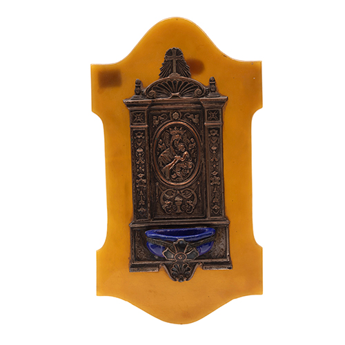 Sub.:38 - Lote: 1405 -  Benditera en cobre plateado con etiqueta en el reverso Vda