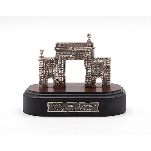 Sub.:38 - Lote: 182 -  Puerta del Carmen en plata