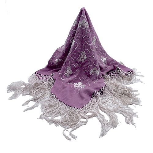 Sub.:38 - Lote: 1519 -  Mant�n rosa peque�o bordado