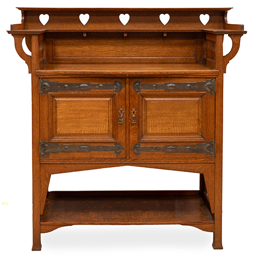 Sub.:38 - Lote: 1485 -  Pareja de aparadores modernistas ingleses en roble con herrajes en cobre