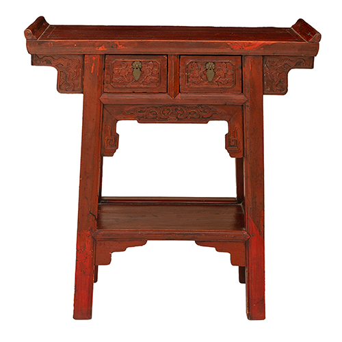 Sub.:38 - Lote: 1492 -  Mesa de altar tibetano en madera tallada lacada en rojo.