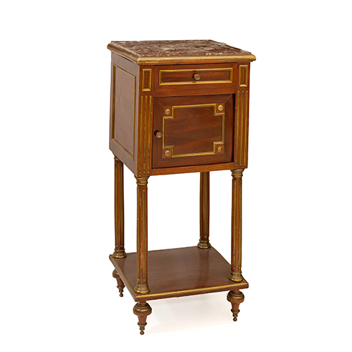 Sub.:38 - Lote: 1538 -  Mesilla estilo Luis XVI en madera de caoba y aplicaciones de lat�n