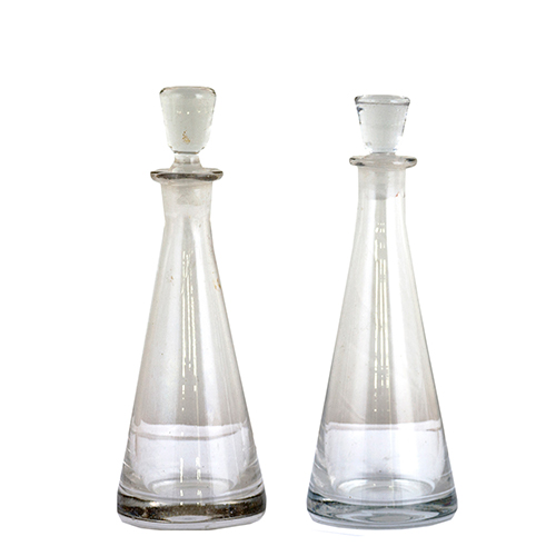 Sub.:38 - Lote: 257 -  Pareja de botellas para licor.