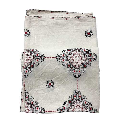 Sub.:39 - Lote: 229 -  Mantel de Lagartera con bordado y deshilado en rojo y negro.