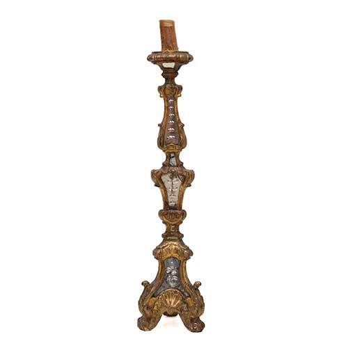 Sub.:39 - Lote: 343 -  Hachero en madera dorada con espejos en el fuste S. XVIII