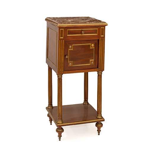 Sub.:39 - Lote: 332 -  Mesilla estilo Luis XVI en madera de caoba y aplicaciones de lat�n