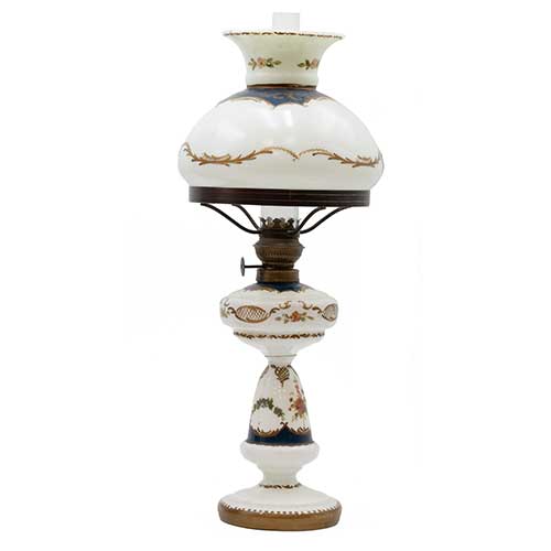 Sub.:39 - Lote: 318 -  Quinqu� en opalina pintada con tulipa