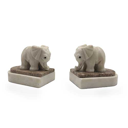 Sub.:39 - Lote: 339 -  Pareja de sujetalibros de m�rmol de dos colores, Francia Art Dec� a�os 30 - 40