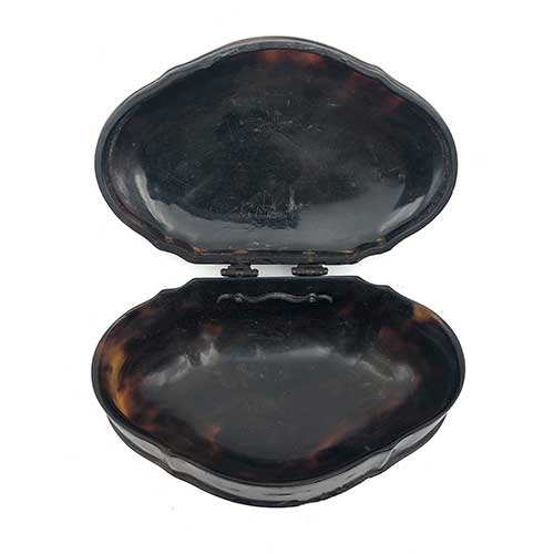 Sub.:39 - Lote: 259 -  Caja de rap� en carey S. XVIII