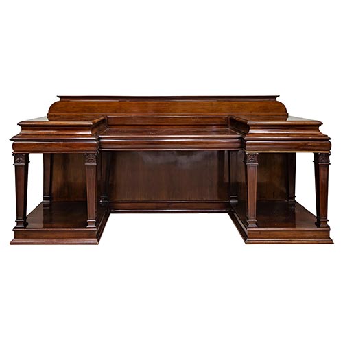 Sub.:4-On - Lote: 66 -  Aparador ingl�s de �poca eduardiana, realizado en madera de caoba.