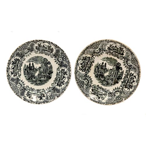 Sub.:4-On - Lote: 308 -  Dos platos peque�os en cer�mica Pickman