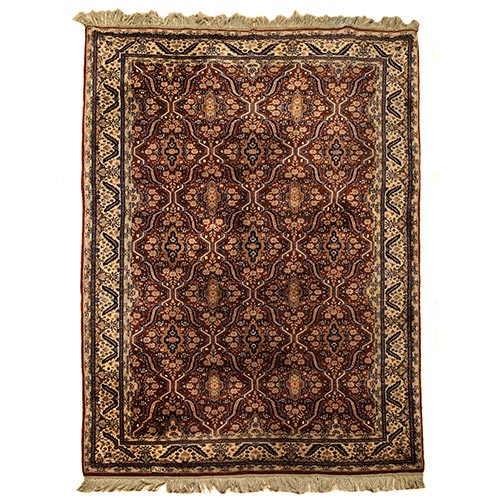 Sub.:4-On - Lote: 105 -  Alfombra tipo persa en tonalidades marrones.