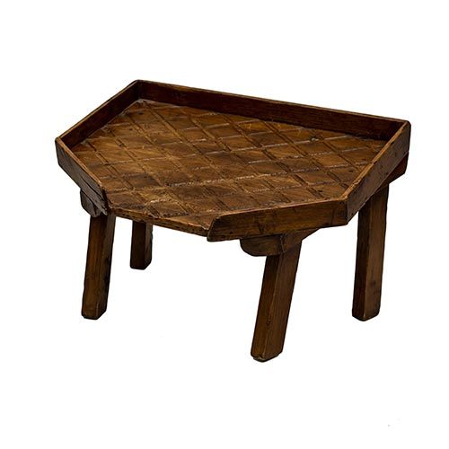 Sub.:4-On - Lote: 38 -  Lavadero rural realizado en madera.