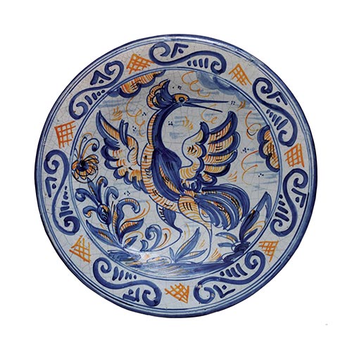 Sub.:4-On - Lote: 307 -  Dos platos modernos en cer�mica de Talavera, serie rayado.