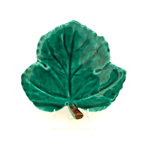 Sub.:4-On - Lote: 344 -  Plato en cer�mica francesa con forma de hoja .