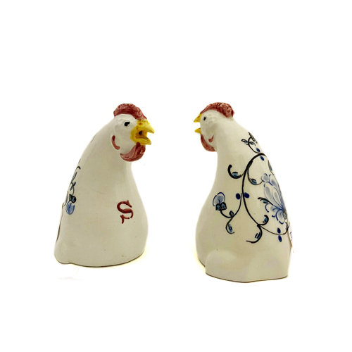 Sub.:4-On - Lote: 339 -  Pareja de saleros en cer�mica con forma de gallos.