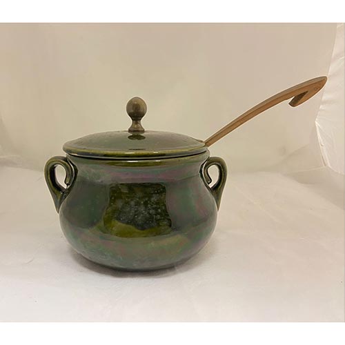 Sub.:4-On - Lote: 328 -  Sopera en cer�mica esmaltada con cuchar�n en madera.