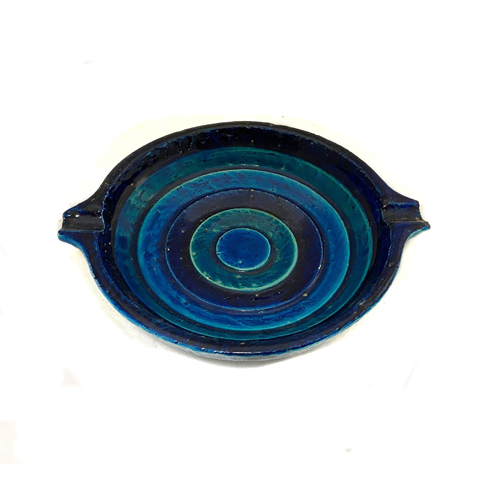 Sub.:4-On - Lote: 342 -  Cenicero realizado en cer�mica vidriada en azul.