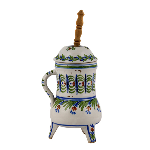 Sub.:4 - Lote: 1320 -  Chocolatera y recipiente. En cer�mica esmaltada pol�croma, con tapa.