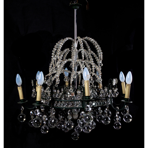 Sub.:4 - Lote: 1374 -  L�mpara de techo a�os 60. Hierro y cristal, ocho luces.