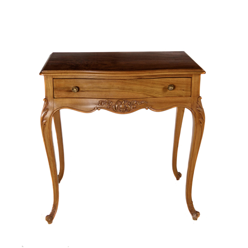 Sub.:4 - Lote: 1454 -  Mesilla de estilo Luis XV, con caj�n en cintura.