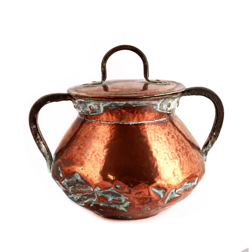 Sub.:4 - Lote: 1297 -  Olla de cobre finales s. XIX con tapa. Sin uso y peque�as abolladuras.