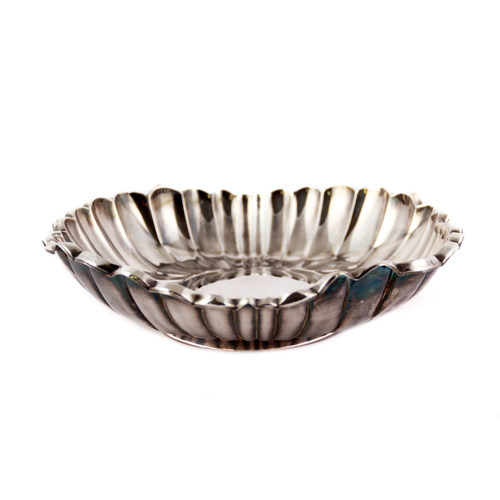 Sub.:4 - Lote: 1403 -  Frutero. En plata, con borde gallonado. 320 gr.