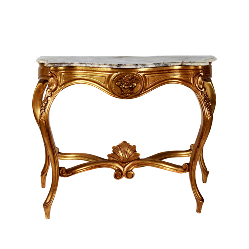 Sub.:4 - Lote: 133 -  Consola de estilo Luis XV, siglo XIX. En madera dorada con tapa de mrmol.