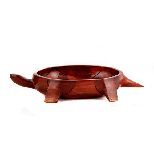 Sub.:4 - Lote: 1430 -  Tortuga. Caja de madera patinada con tapa.