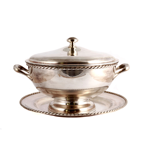 Sub.:4 - Lote: 1406 -  Sopera con bandeja en metal plateado.