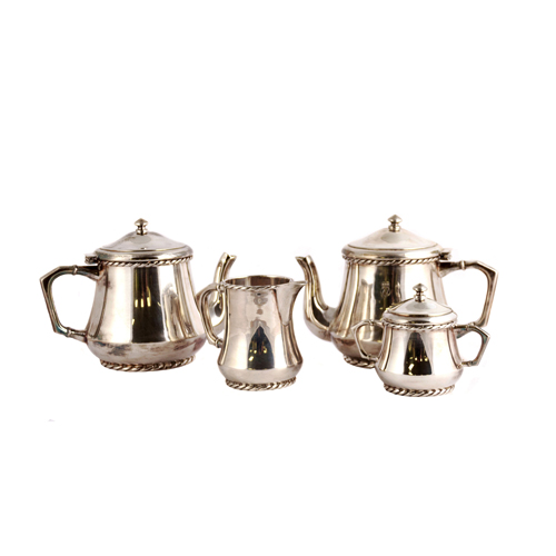 Sub.:4 - Lote: 1333 -  Juego de caf� y t� en metal plateado.